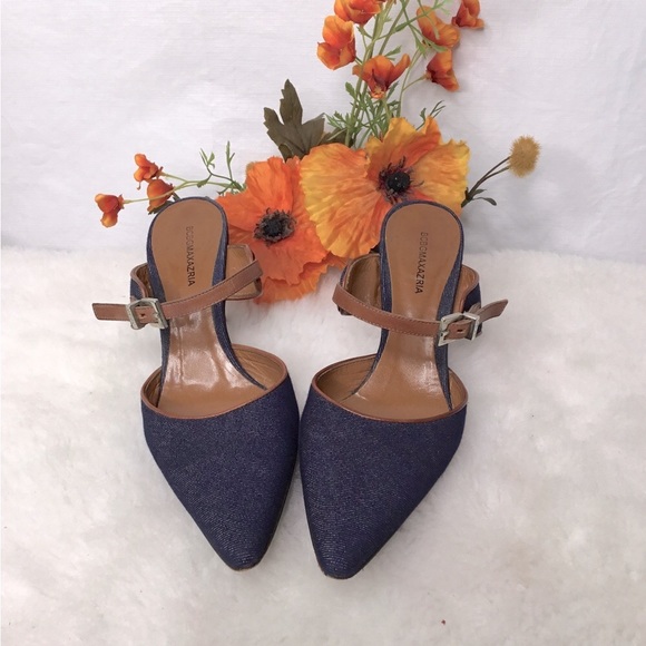 BCBGMaxAzrsria pointy toe Denim sling back Blue heels very cute Size 8B - Picture 6 of 7